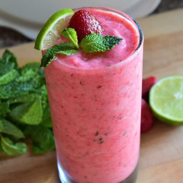 Mint and Fruit Smoothie